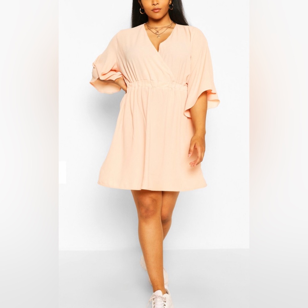 NWT boohoo Plus 22 Blush Kimono Sleeve Woven Skater Dress